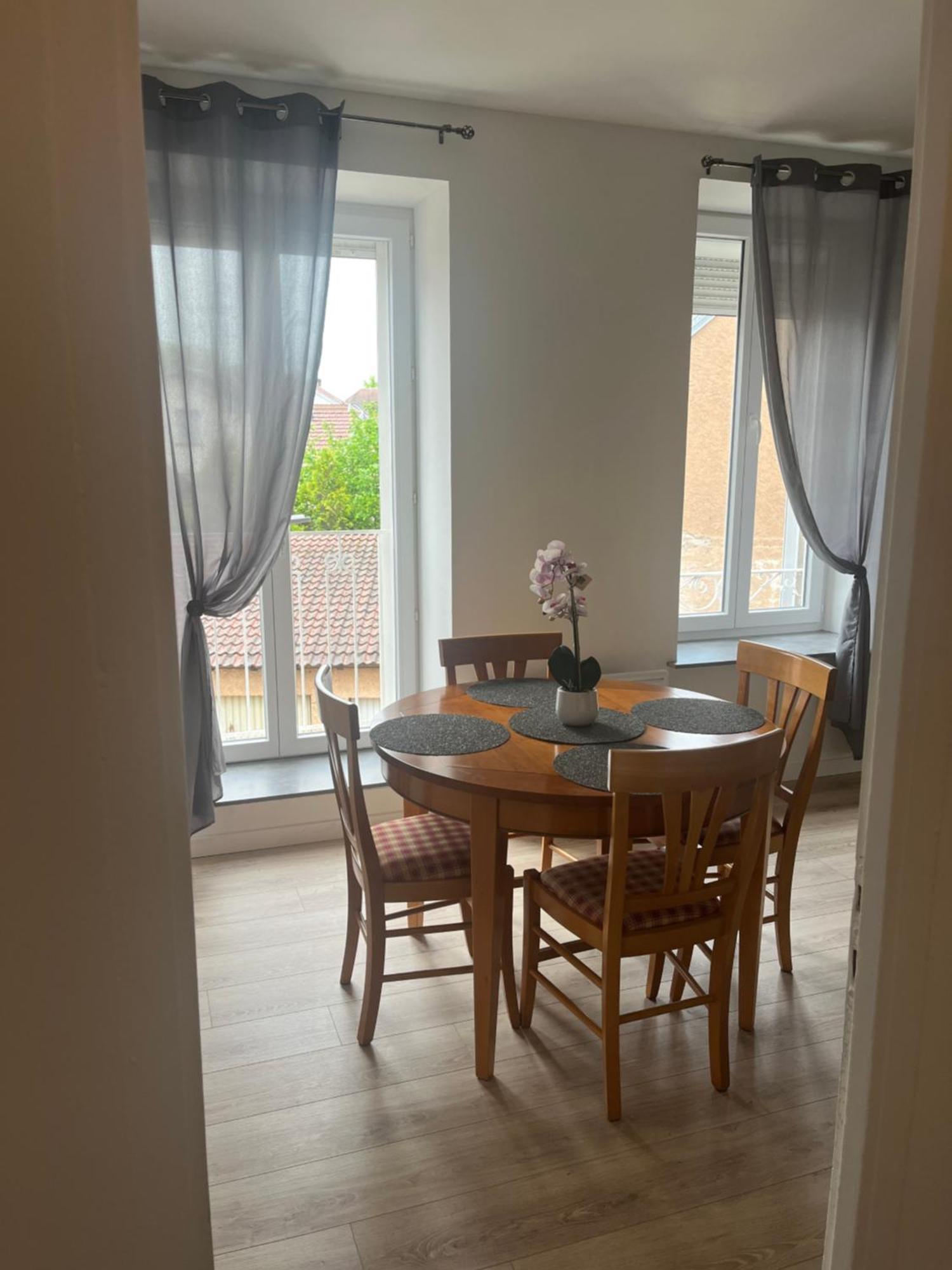 Appartement 2 Chambres Centre-Ville Lure  Kültér fotó